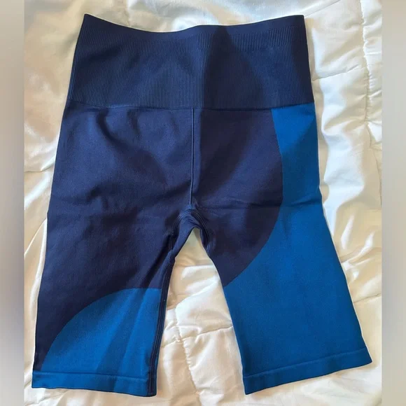 Fabletics Set - Picture 2 of 4